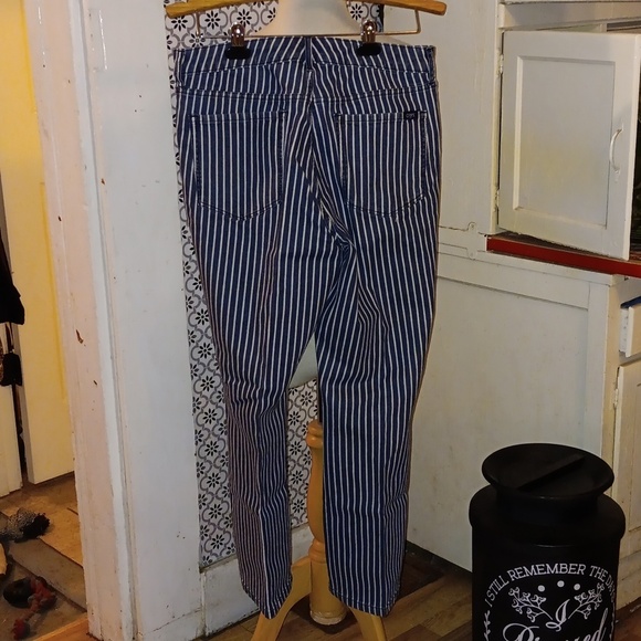 Chaps jeans sz 12 / 31 mid crop kick - Picture 2 of 3